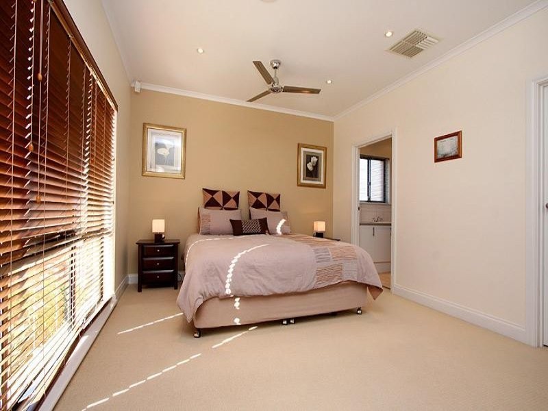 16 Cambridge Terrace, Hillbank SA 5112