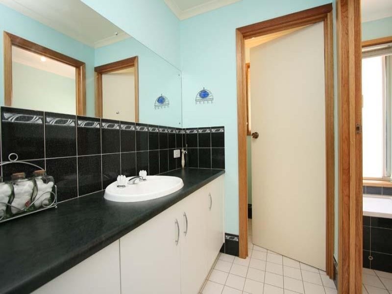 18 Comley Court, Salisbury Plain SA 5109