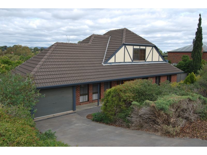 27 De Pledge Court, Wynn Vale SA 5127