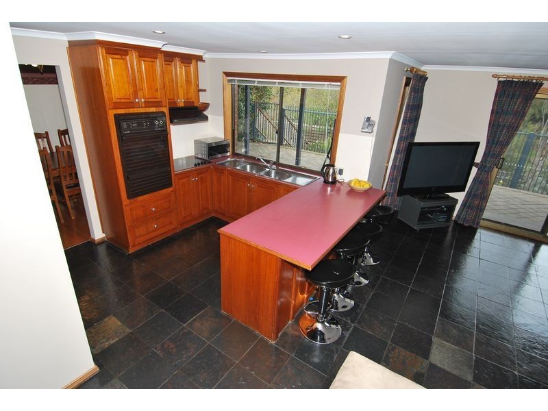 27 De Pledge Court, Wynn Vale SA 5127