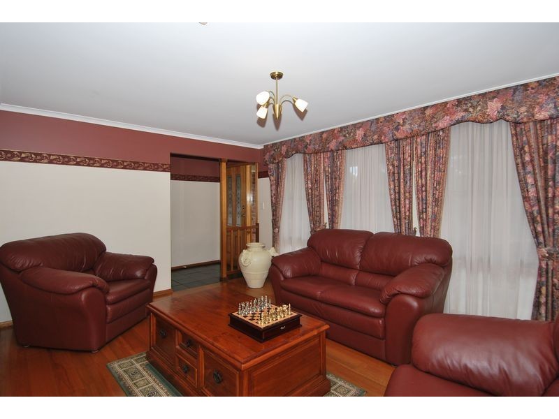 27 De Pledge Court, Wynn Vale SA 5127