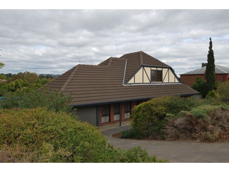 27 De Pledge Court, Wynn Vale SA 5127