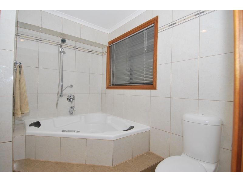 27 De Pledge Court, Wynn Vale SA 5127