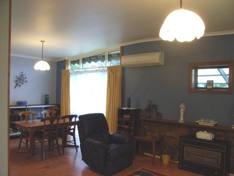 10 Montrose Avenue, Para Hills SA 5096