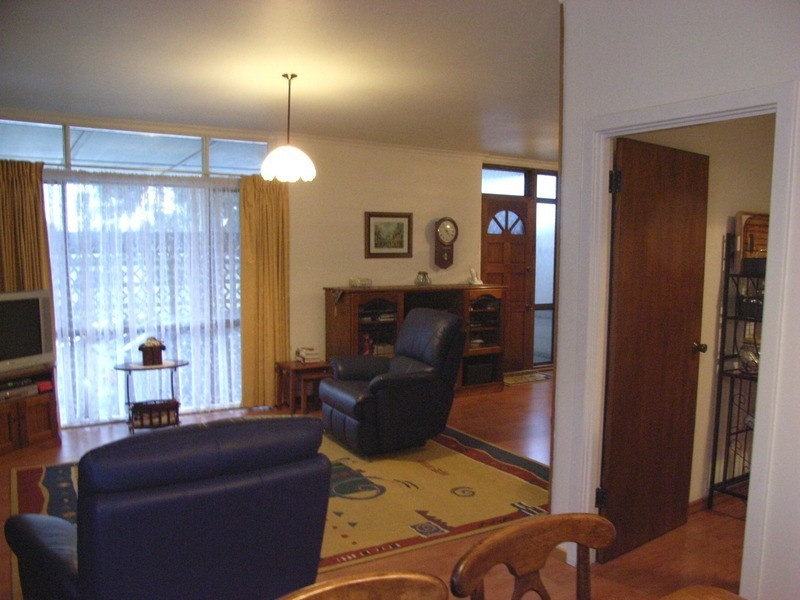 10 Montrose Avenue, Para Hills SA 5096