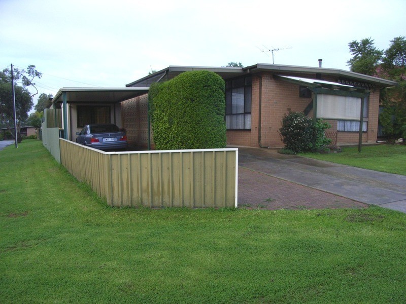 10 Montrose Avenue, Para Hills SA 5096