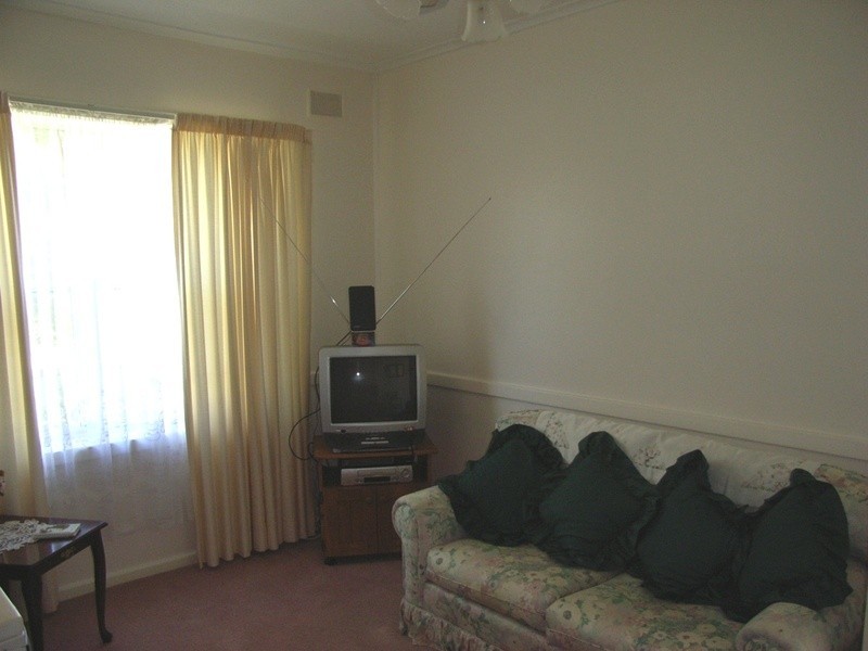 17 Stakes Crescent, Elizabeth Downs SA 5113