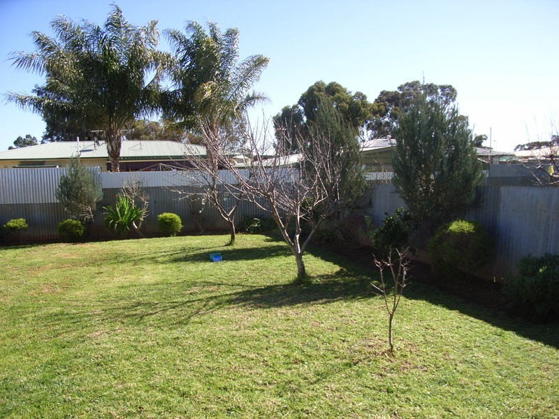 17 Stakes Crescent, Elizabeth Downs SA 5113