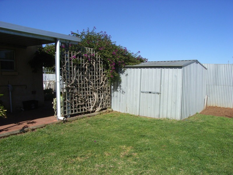 17 Stakes Crescent, Elizabeth Downs SA 5113