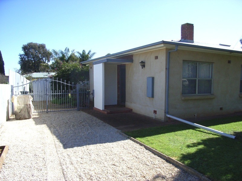 17 Stakes Crescent, Elizabeth Downs SA 5113