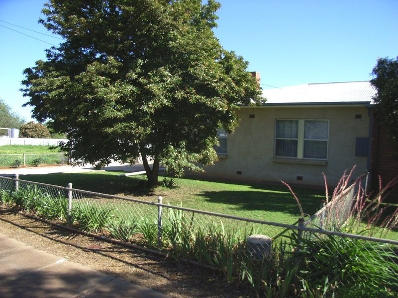 17 Stakes Crescent, Elizabeth Downs SA 5113