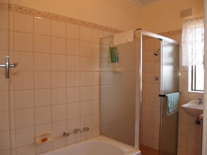 10 Rialto Avenue, Para Hills SA 5096