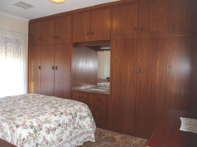10 Rialto Avenue, Para Hills SA 5096