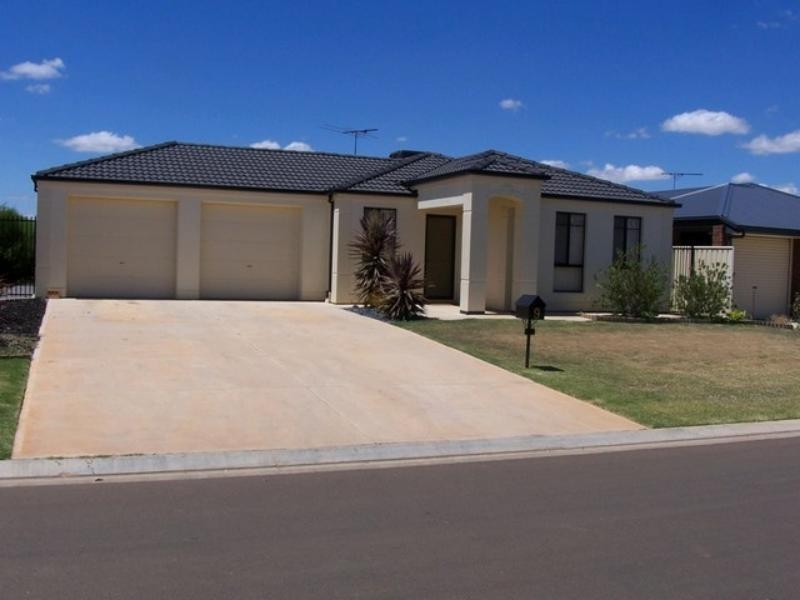9 Eva Road, Munno Para West SA 5115