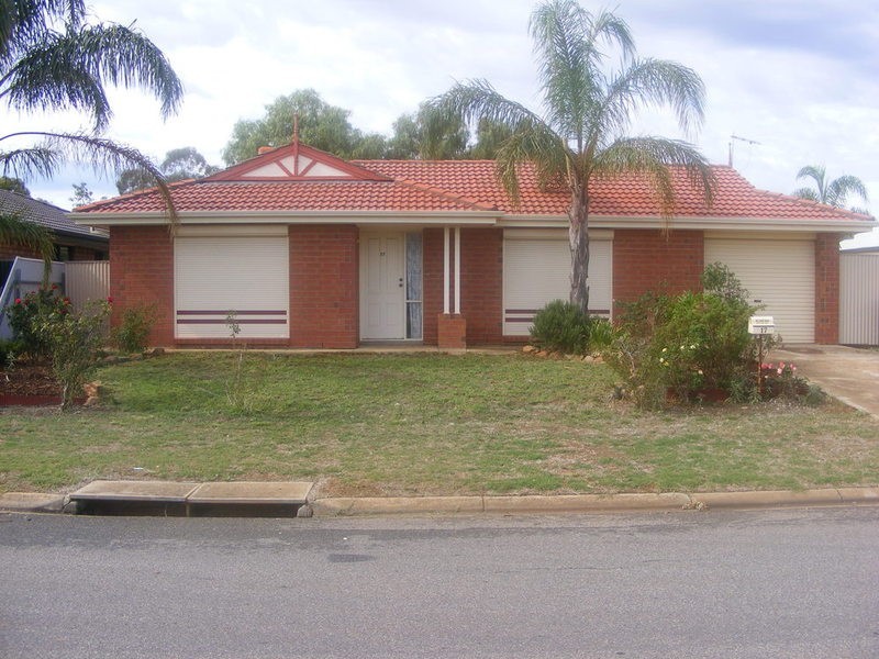 17 Riddoch Drive, Andrews Farm SA 5114