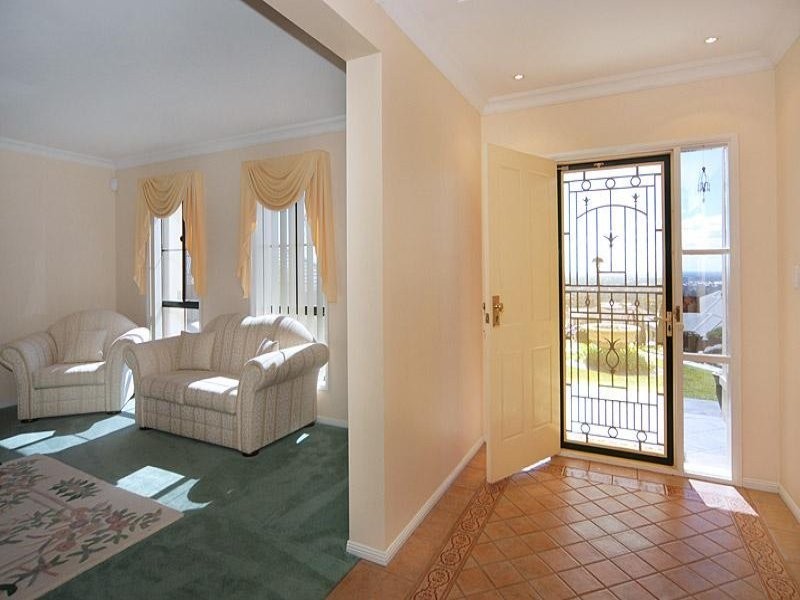 18 Parkside Drive, Gulfview Heights SA 5096