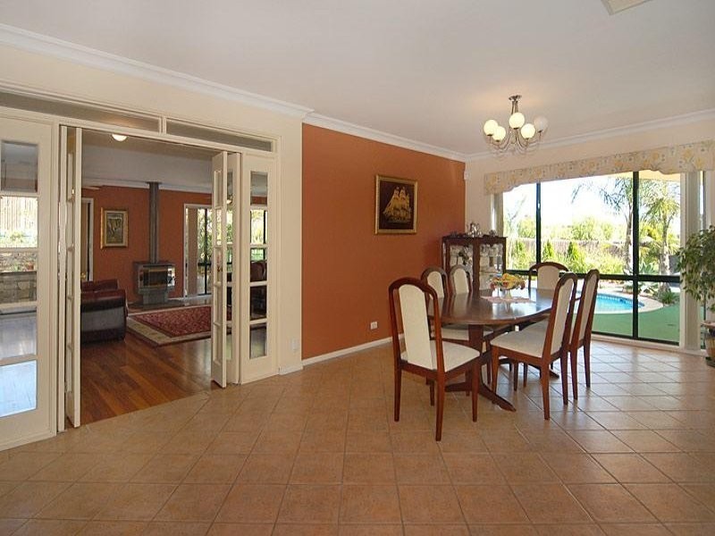 18 Parkside Drive, Gulfview Heights SA 5096