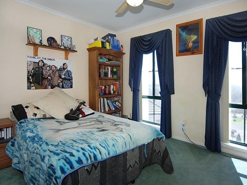 18 Parkside Drive, Gulfview Heights SA 5096