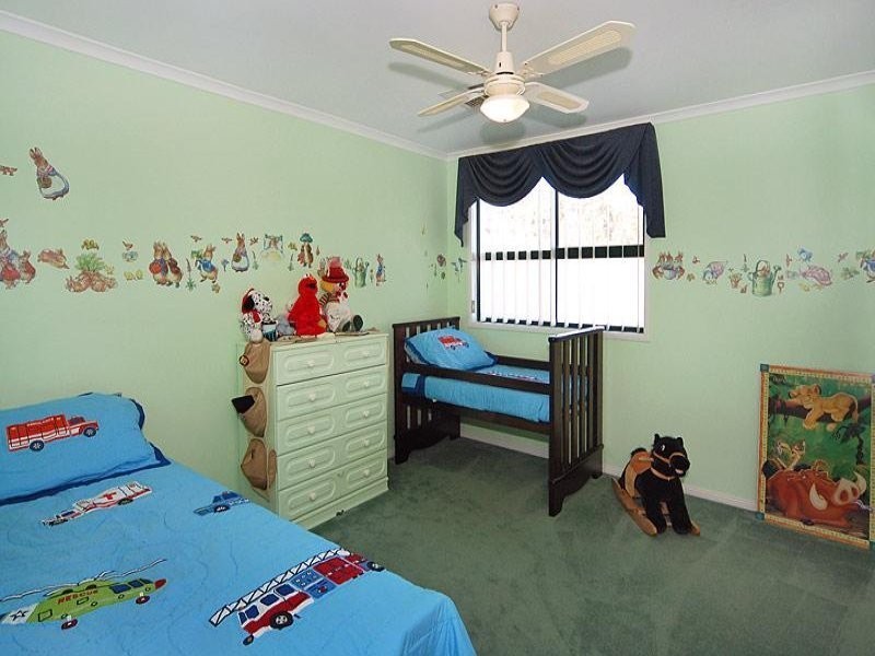 18 Parkside Drive, Gulfview Heights SA 5096