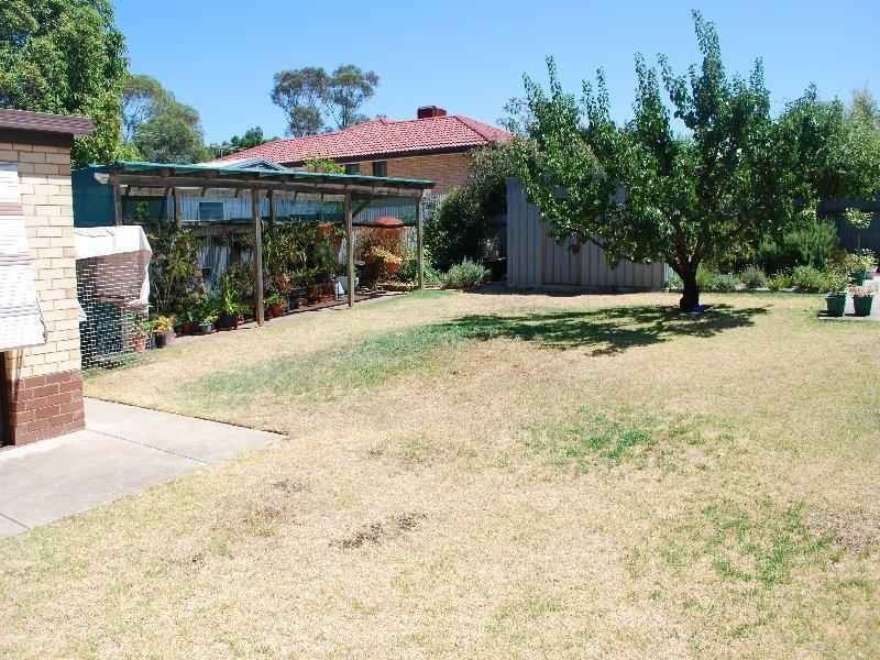 20 Heather Drive, Para Vista SA 5093