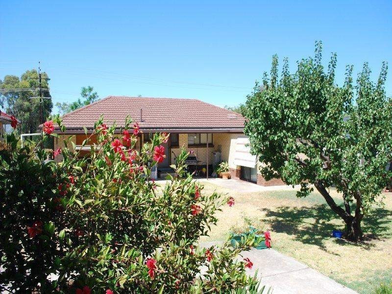 20 Heather Drive, Para Vista SA 5093