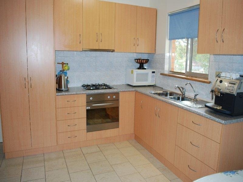 6 Canterbury Crescent, Valley View SA 5093