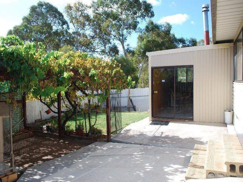 6 Canterbury Crescent, Valley View SA 5093