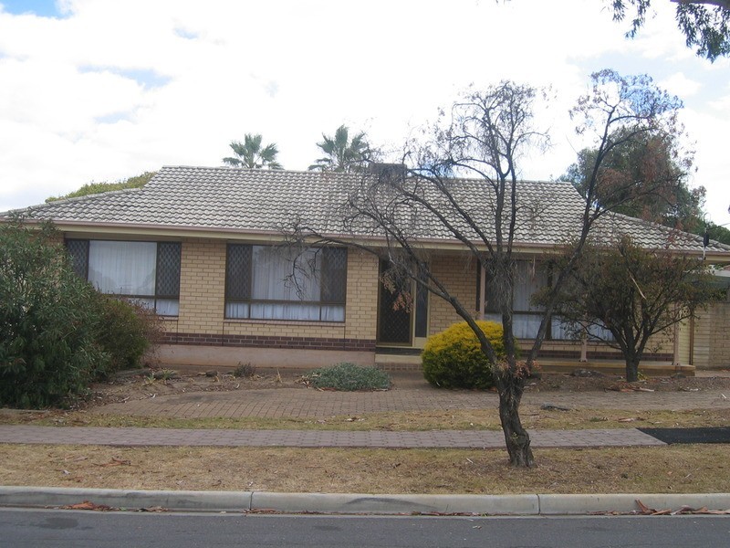 4 Maurine Terrace, Para Vista SA 5093
