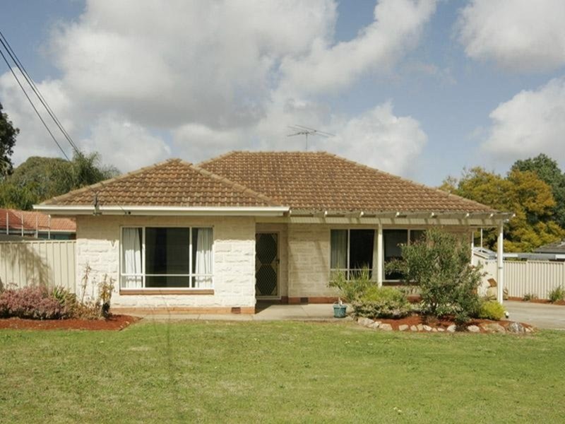 9 Leabrook Drive, Para Hills SA 5096
