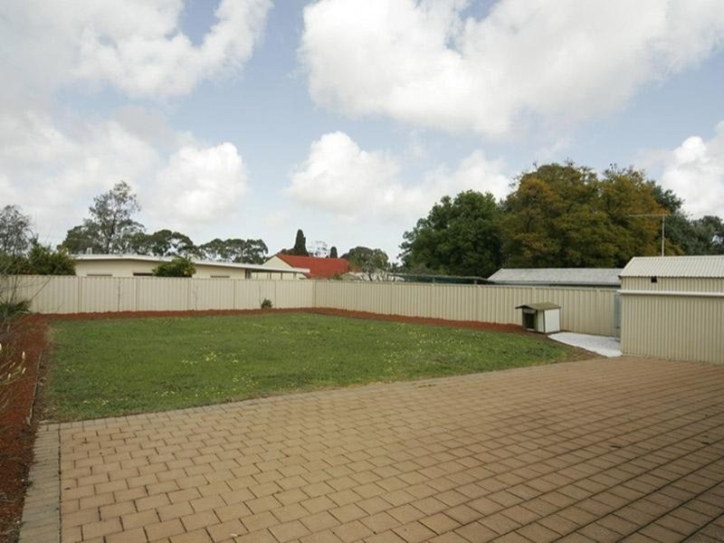 9 Leabrook Drive, Para Hills SA 5096