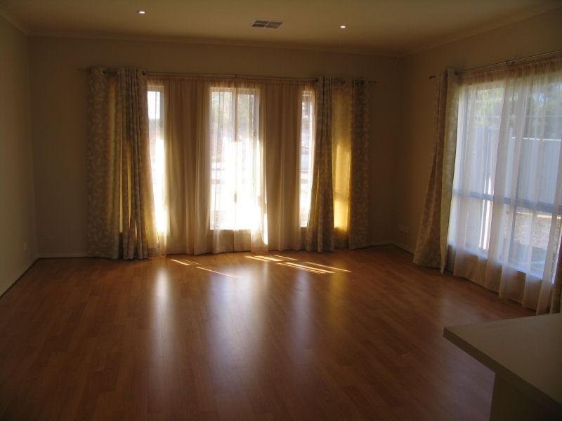 1B Pauls Drive, Valley View SA 5093
