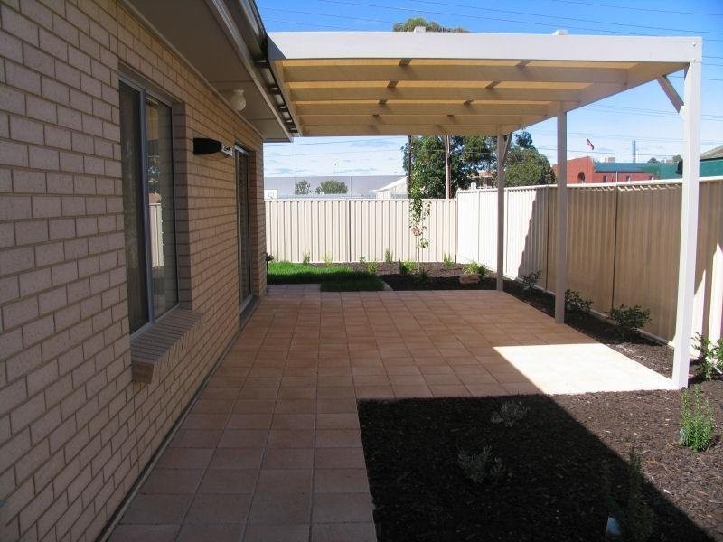 1B Pauls Drive, Valley View SA 5093