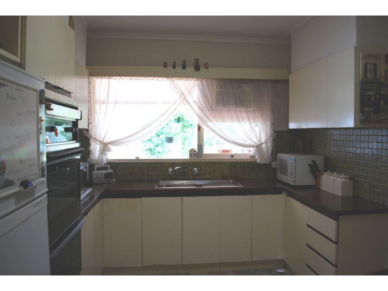 96 Nelson Road, Valley View SA 5093