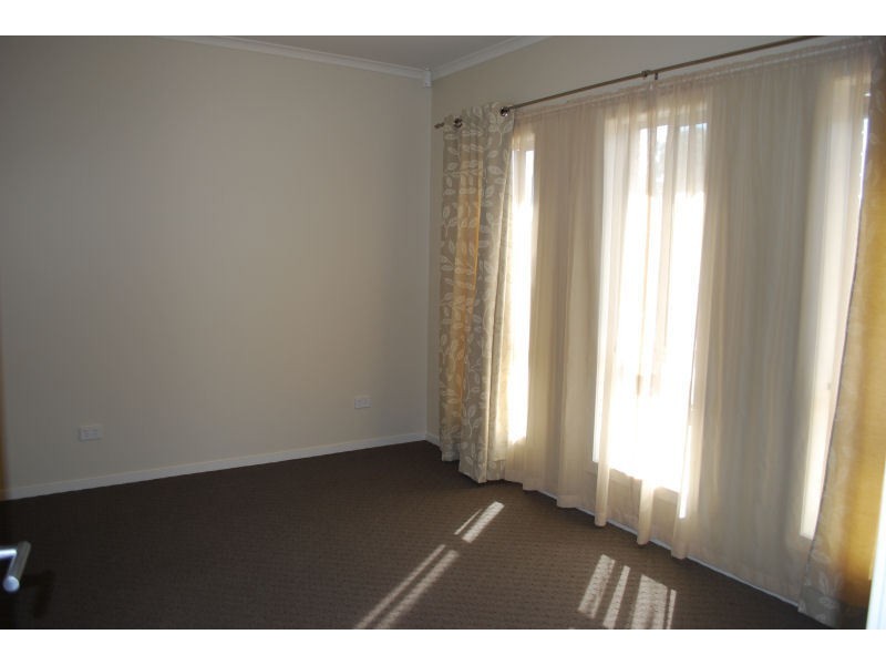 1B Pauls Drive, Valley View SA 5093