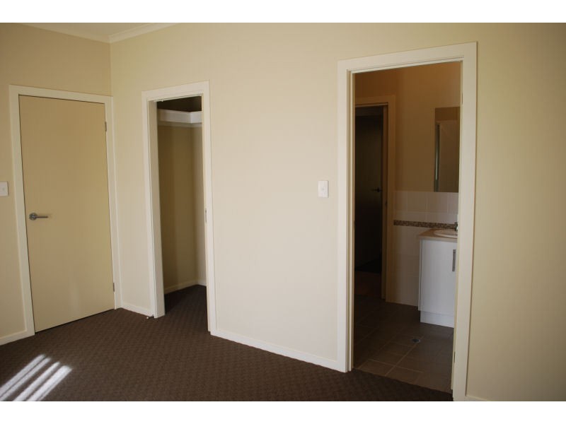 1B Pauls Drive, Valley View SA 5093
