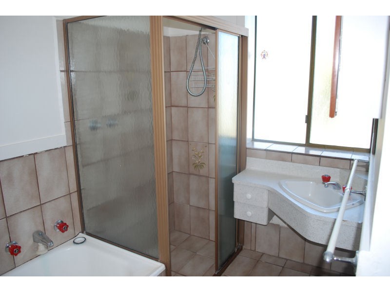 255 Wright Road, Valley View SA 5093