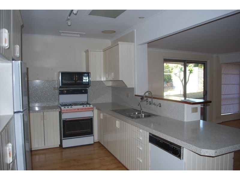 15 Stirling Walk, Redwood Park SA 5097