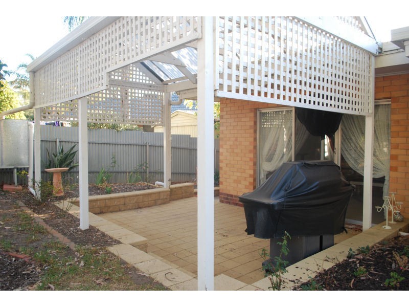 15 Stirling Walk, Redwood Park SA 5097