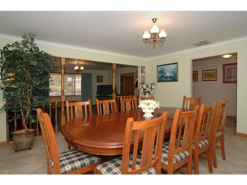 8 Shackleton Court, Greenwith SA 5125