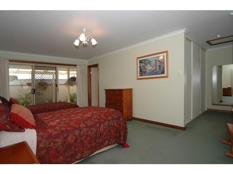 8 Shackleton Court, Greenwith SA 5125