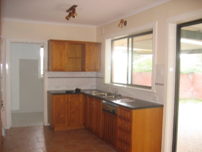 16 Wendy Avenue, Valley View SA 5093