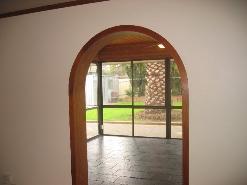 16 Wendy Avenue, Valley View SA 5093