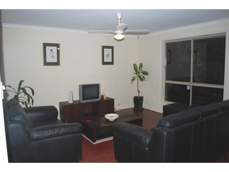 33 Morris Drive, Valley View SA 5093