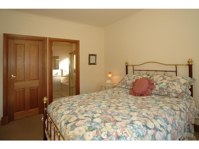 4 Blue Wren Circuit, Mawson Lakes SA 5095