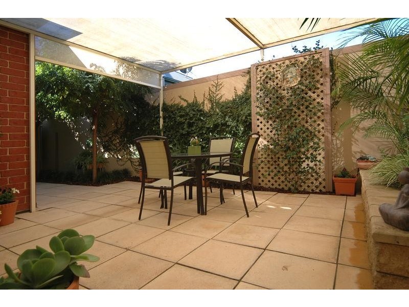 4 Blue Wren Circuit, Mawson Lakes SA 5095