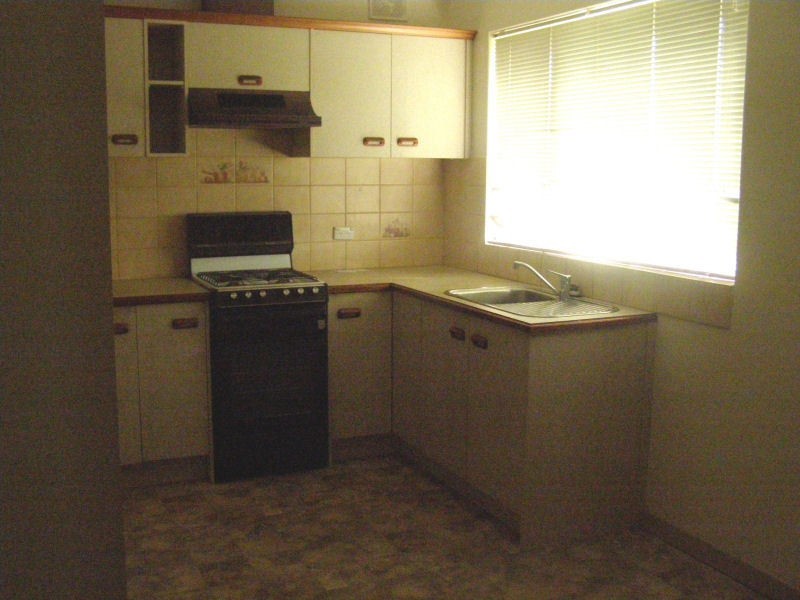 8 Julie Road, Para Hills SA 5096
