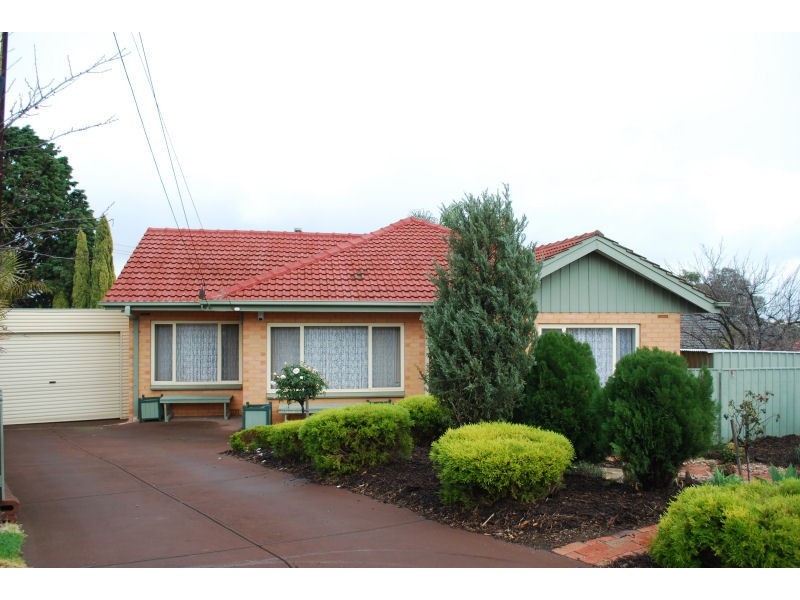 3 Clayton Crescent, Para Hills SA 5096