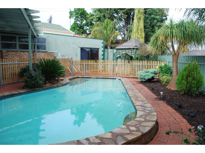 3 Clayton Crescent, Para Hills SA 5096