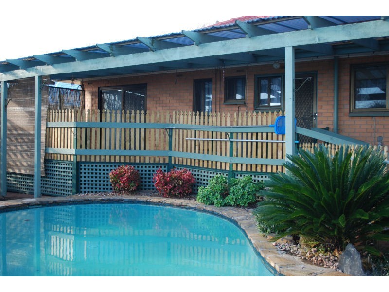 3 Clayton Crescent, Para Hills SA 5096