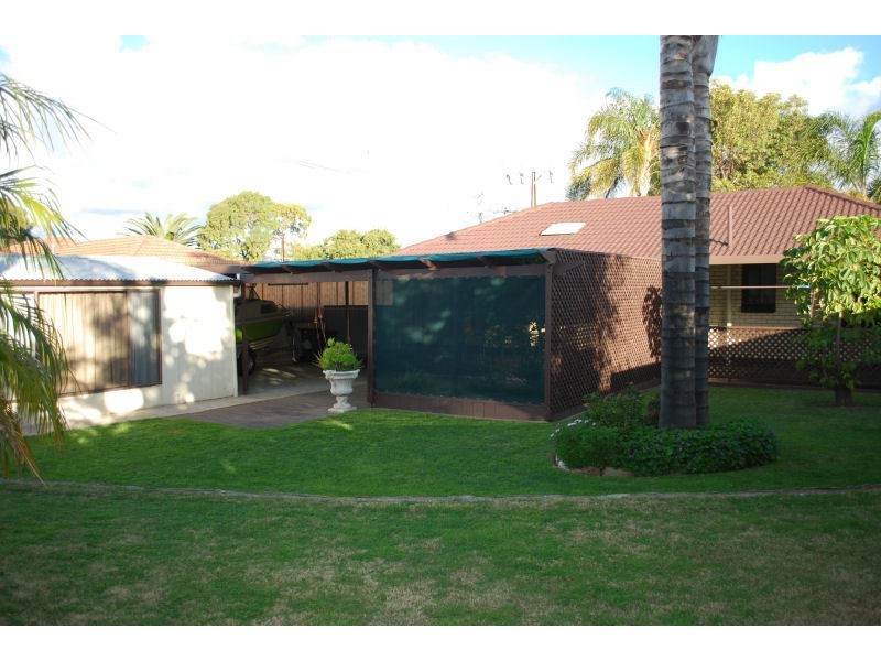 20 Sturt Road, Valley View SA 5093